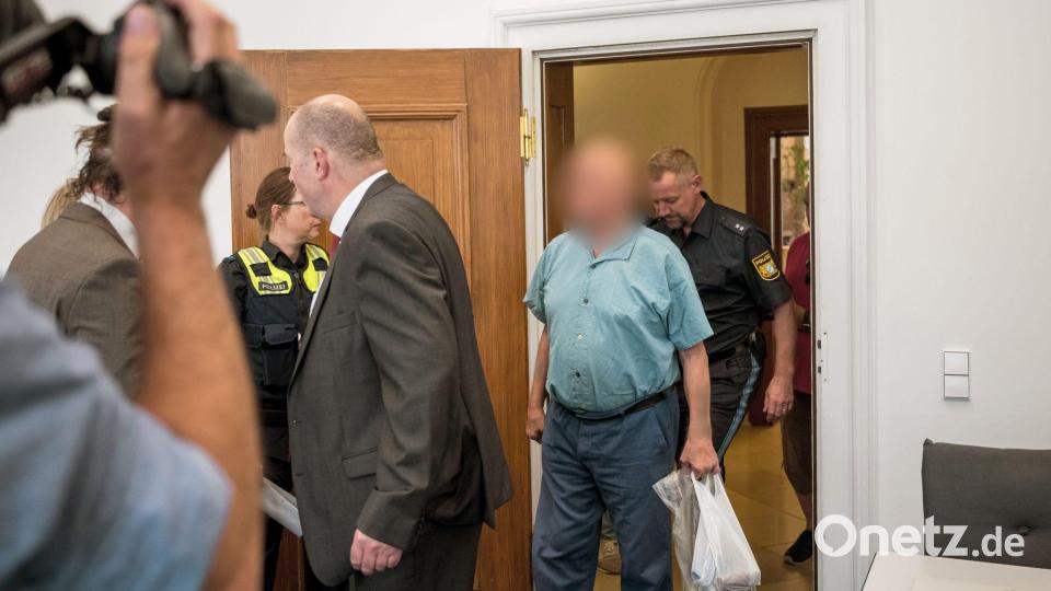 Der 74-Jährige hatte während des gesamten Prozesses geschwiegen. (Archivbild) Bild: Daniel Vogl/dpa
