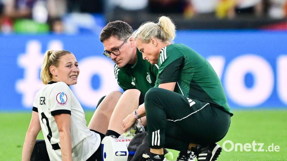 Noch nicht komplett fit: Wolfsburgs Sarai Linder, die im EM-Viertelfinale gegen Frankreich verletzt ausgewechselt worden war. Bild: Sebastian Christoph Gollnow/dpa