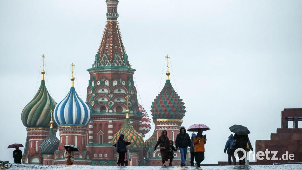 Es regnet in Moskau. Bild: Yevgeny Messman/TASS via ZUMA Press/dpa