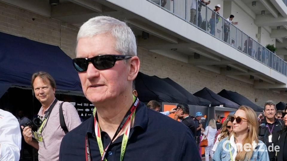 Apple-Chef Tim Cook dürfte bald noch öfter in der Formel 1 auftauchen. Bild: Darron Cummings/AP/dpa