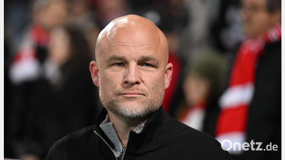 Rouven Schröder stärkte Trainer Eugen Polanski den Rücken. Bild: Soeren Stache/dpa