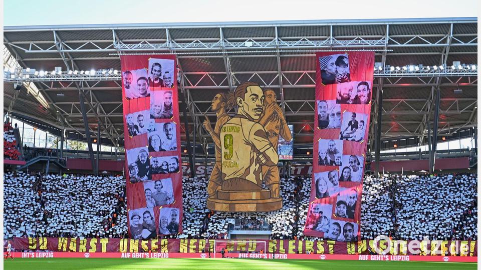 HSV-Kapitän Yussuf Poulsen wird bei RB Leipzig als Rekordspieler verabschiedet. Die Leipziger Fans widmeten dem Dänen eine große Choreografie. Bild: Jennifer Brückner/dpa