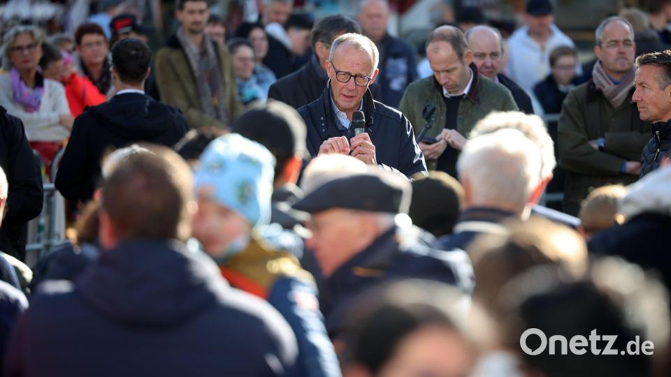 Kanzler Merz beim Bürgergespräch im Sauerland Bild: Christoph Reichwein/dpa
