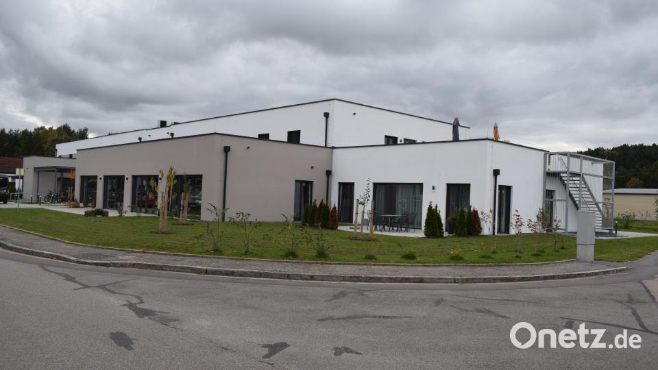 Das neue Haus "Naabwiese" ist ein weiterer Leuchtturm der Inklusion in der Marktgemeinde Wernberg-Köblitz. Es bietet Platz für 24 Personen mit geistigen Einschränkungen. Bild: bnr