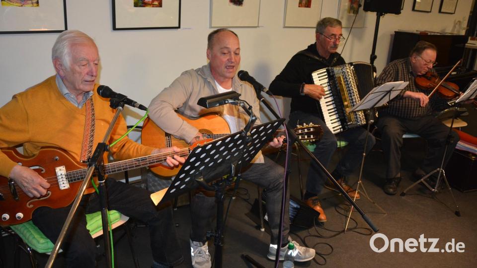 Die Gruppe „Zeitlos“ spielte im Museumscafé auf. Bild: jr