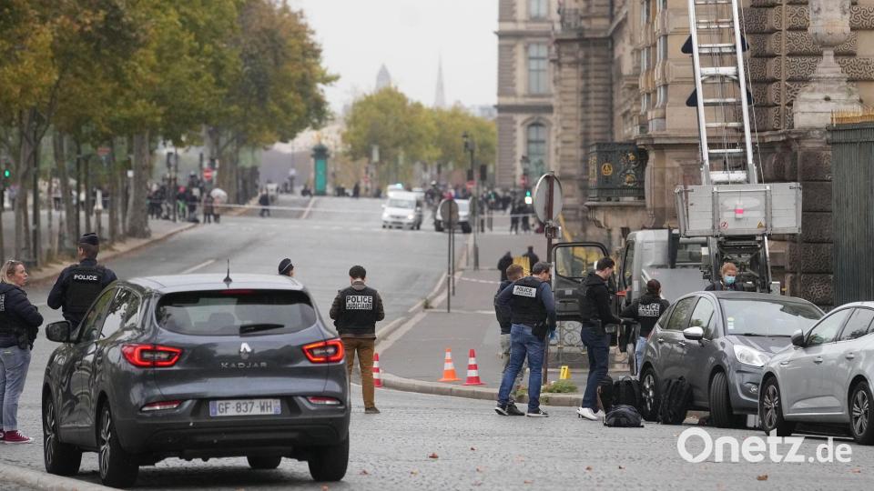 Die Täter sollen einen Lastenaufzug genutzt haben. Bild: Thibault Camus/AP/dpa