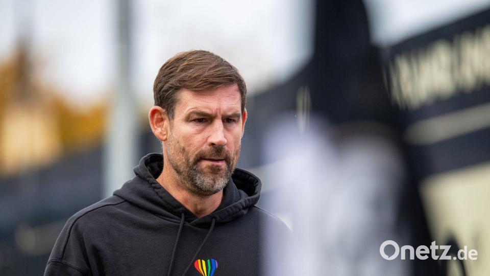 Trainer Thomas Kleine konnte nicht zufrieden sein. Bild: Harald Tittel/dpa