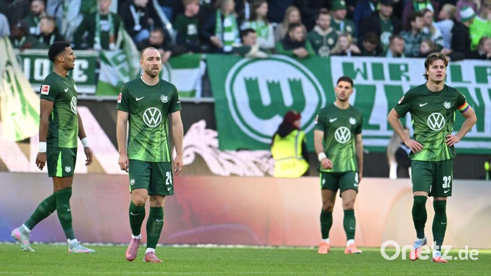 Bild mit Symbolcharakter: Enttäuschte Spieler des VfL Wolfsburg Bild: Swen Pförtner/dpa
