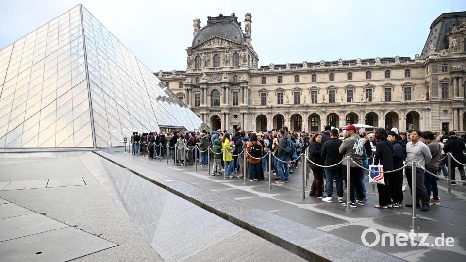 Der Louvre blieb für Besucher weiter geschlossen. Bild: Emma Da Silva/AP/dpa