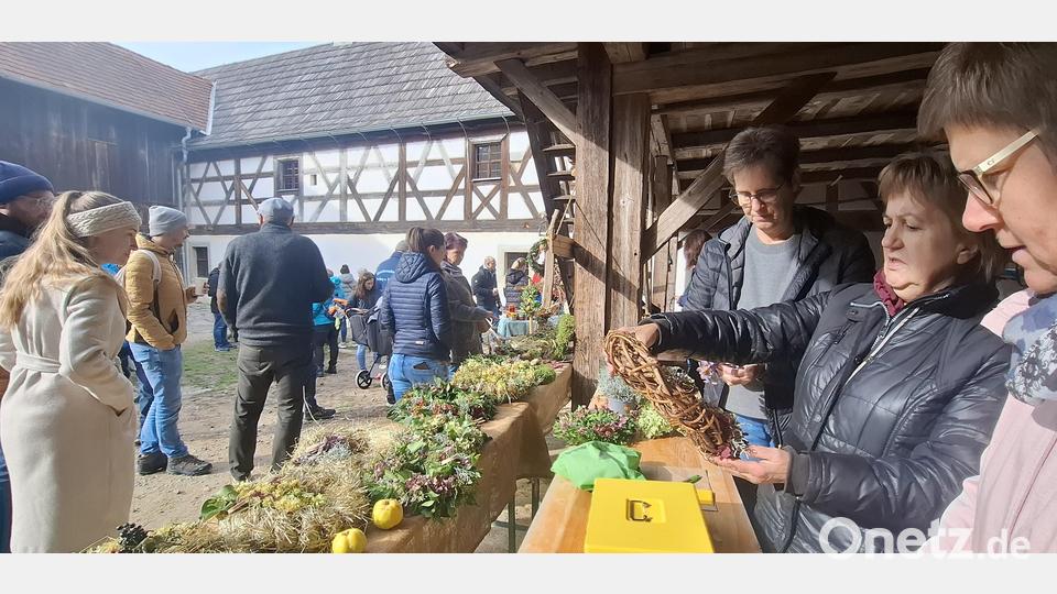 Der Herbst zum Mitnehmen: An diesem Stand gab es gebundene Kränze. Bild: jua