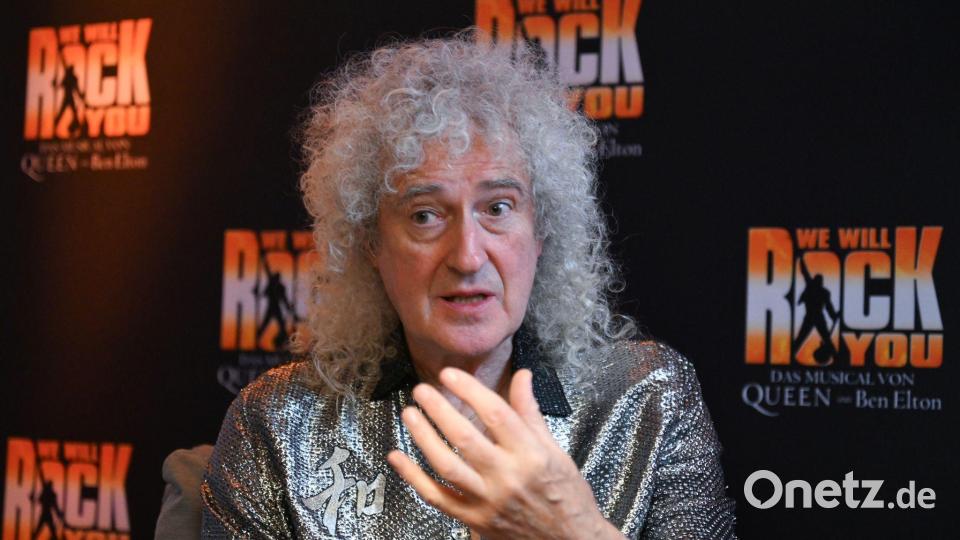 May ist 78 Jahre alt und kam bei der Musicalpremiere von „We Will Rock You“ überraschend auf die Bühne. Bild: Bernd Weißbrod/dpa