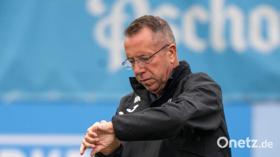 Für 1860 um den neuen Trainer Markus Kauczinski wird es Zeit für die Aufholjagd in der Tabelle. (Archivbild) Bild: Peter Kneffel/dpa