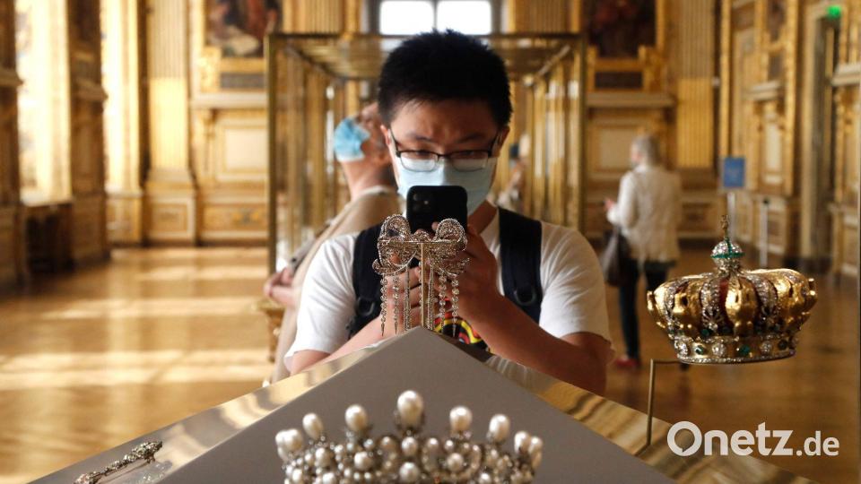 Die beim Einbruch in den Louvre erbeuteten Schmuckstücke sind von unschätzbarem Wert (Archivbild). Bild: Francois Guillot/AFP/dpa