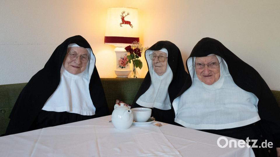 Helferinnen und Helfer haben einen Instagram-Kanal für die Chorfrauen eingerichtet. Bild: Noah Hatz/dpa