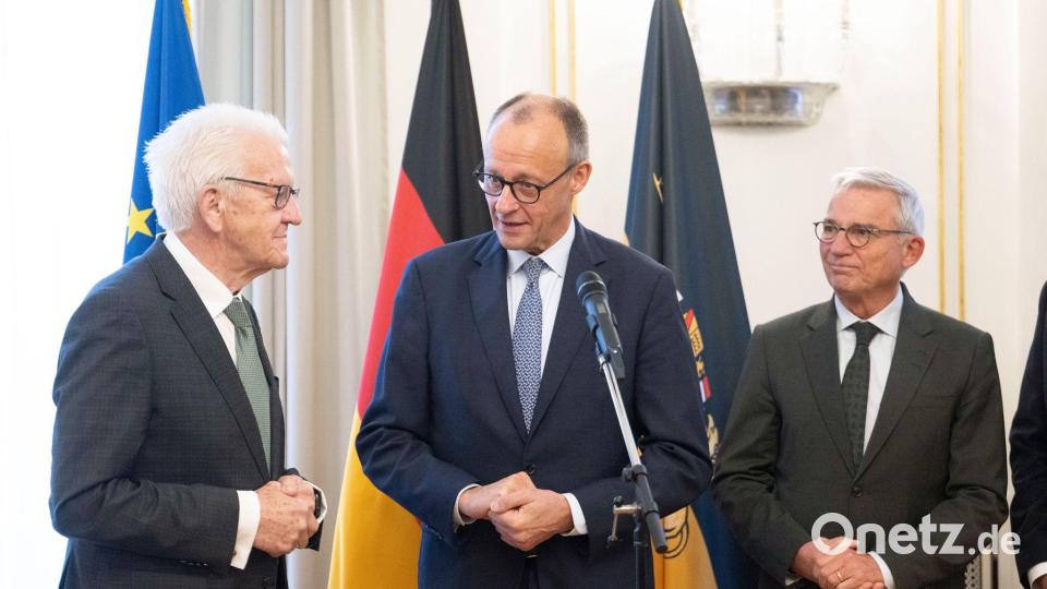 Merz lernte die Mitglieder der Landesregierung kennen. Bild: Marijan Murat/dpa
