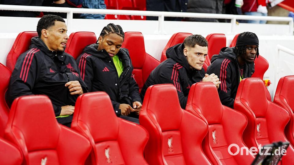 Kam zuletzt nur als Einwechselspieler zum Einsatz: Florian Wirtz (2. v. r.). Bild: Peter Byrne/PA Wire/dpa