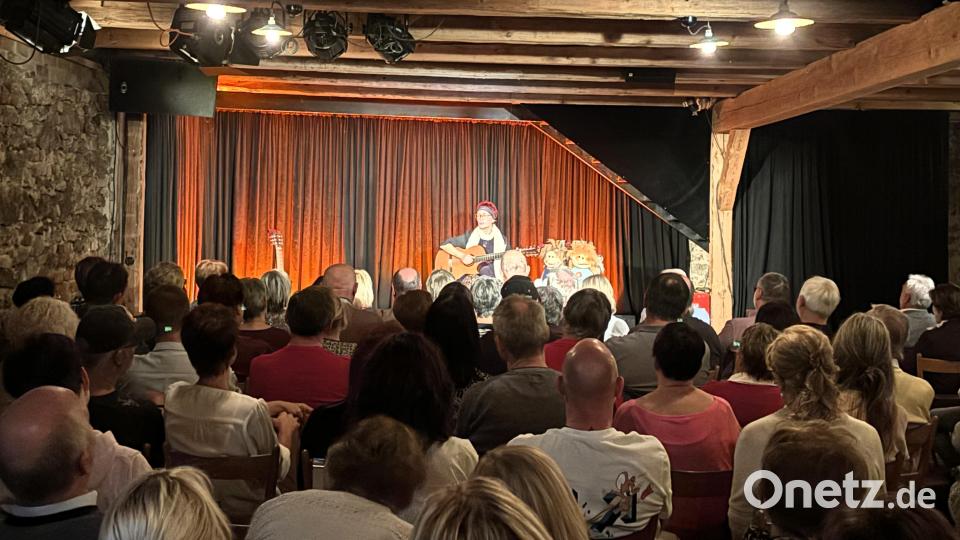 &quot;De Stianghausratschn&quot; begeistert mit ihrem Programm am Schafferhof. Bild: stg