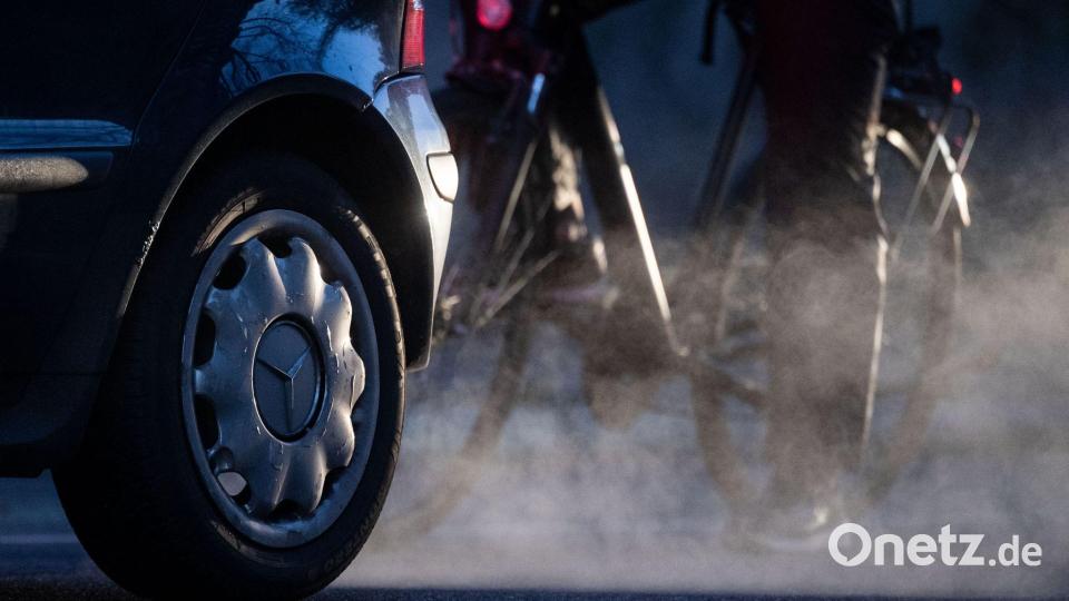 Ab 2027 soll das europäische Emissionshandelssystem auch auf den Verkehr ausgeweitet werden. Bild: Marijan Murat/dpa