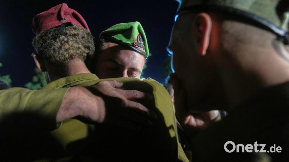 Die Hamas hat die Überreste einer weiteren getöteten Geisel übergeben. Bild: Francisco Seco/AP/dpa