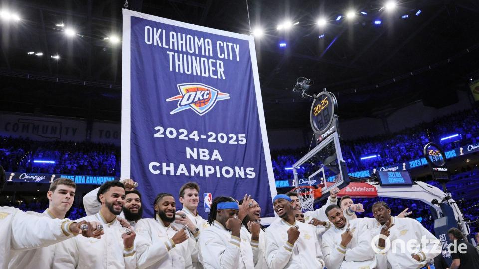Erstmals in der Geschichte der Oklahoma City Thunder gab es eine Meister-Zeremonie. Bild: Nate Billings/AP/dpa