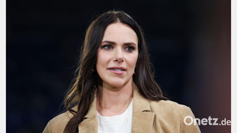 Esther Sedlaczek wird beim „Blauen Panther“ durch den Abend führen. (Archivbild) Bild: Christian Charisius/dpa