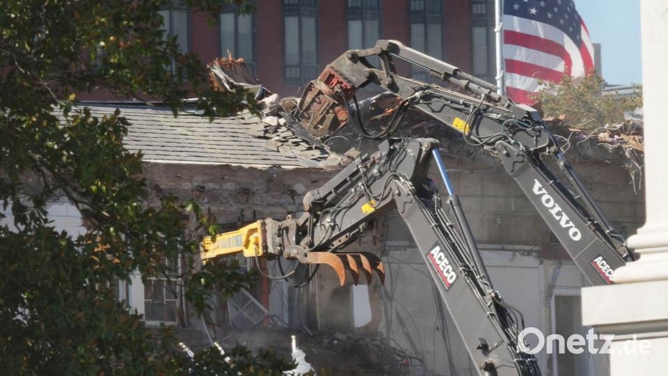 Abrissarbeiten an einem Teil des Ostflügels des Weißen Hauses in Washington. Bild: Jacquelyn Martin/AP/dpa