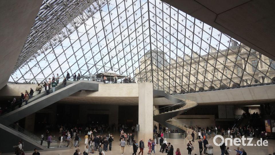 Drei Tage nach Juwelenraub: Louvre öffnet erneut für Besucher Bild: Thibault Camus/AP/dpa