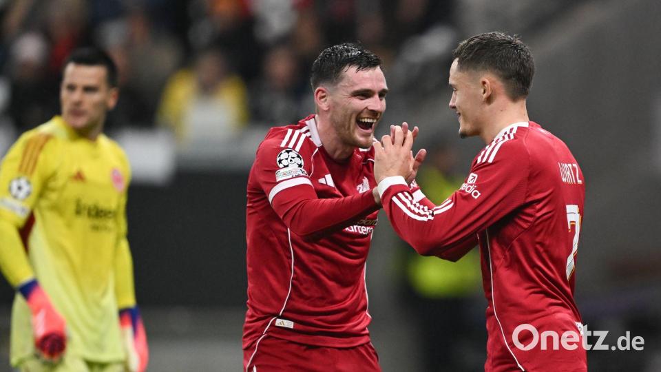 Florian Wirtz (r) freute sich mit Liverpool über gleich fünf Tore gegen Frankfurt. Bild: Arne Dedert/dpa