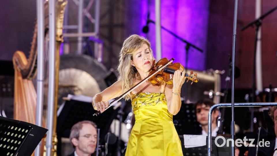 Anne-Sophie Mutter ist der Star des Strauss-Geburtstagskonzerts in Wien. (Archivbild) Bild: Matthias Balk/dpa