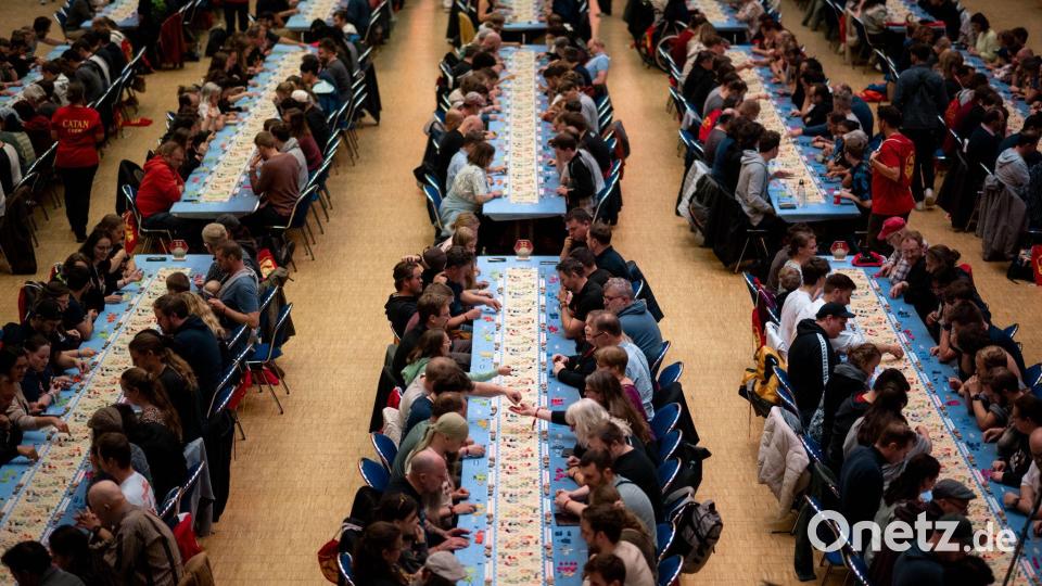 Dem Unternehmen Kosmos zufolge ist Catan binnen 30 Jahren mit vielen Erweiterungen mehr als 45 Millionen Mal in gut 100 Ländern verkauft worden. Bild: Fabian Strauch/dpa