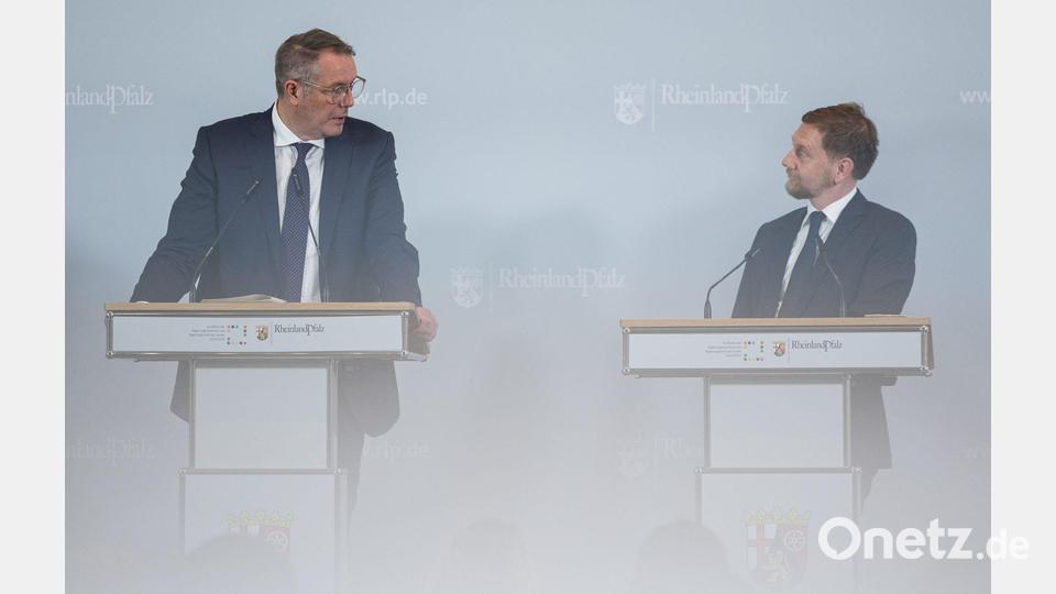 Schweitzer (links) und Kretschmer demonstrierten in vielen Punkten Einigkeit trotz Parteigrenzen. Bild: Hannes P. Albert/dpa