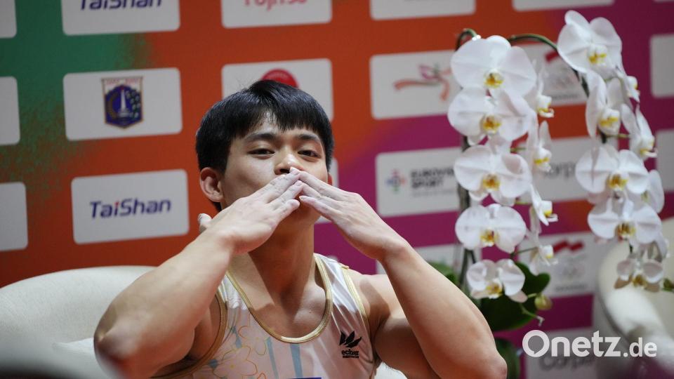 Kusshände vom Sprung-Weltmeister Carlos Edriel Yulo von den Philippinen. Bild: Achmad Ibrahim/AP/dpa