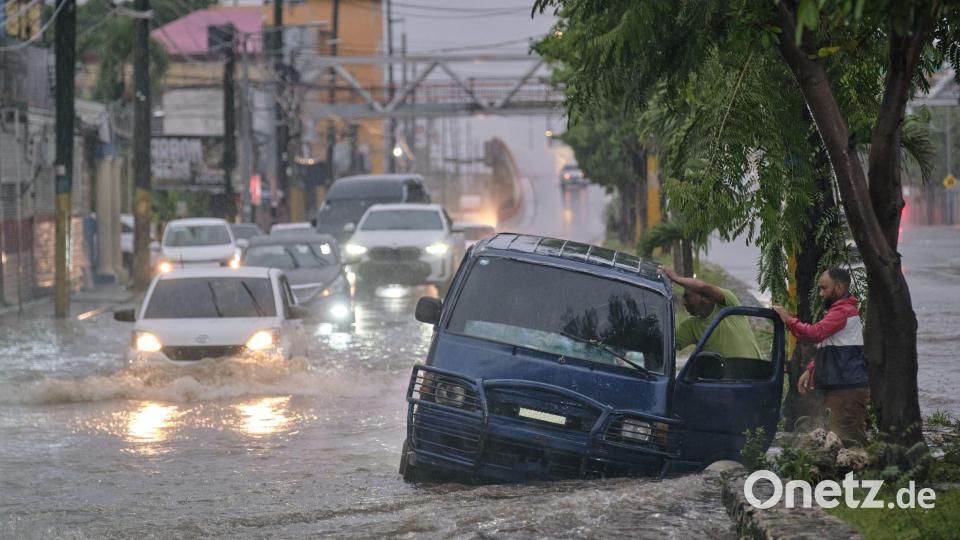 Das US-Hurrikanzentrum warnt vor gefährlichen Überschwemmungen und Erdrutschen. Bild: Ricardo Hernandez/AP/dpa