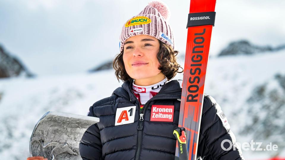 Stolze Siegerin: Julia Scheib nach ihrem Triumph in Sölden. Bild: Gian Ehrenzeller/KEYSTONE/dpa