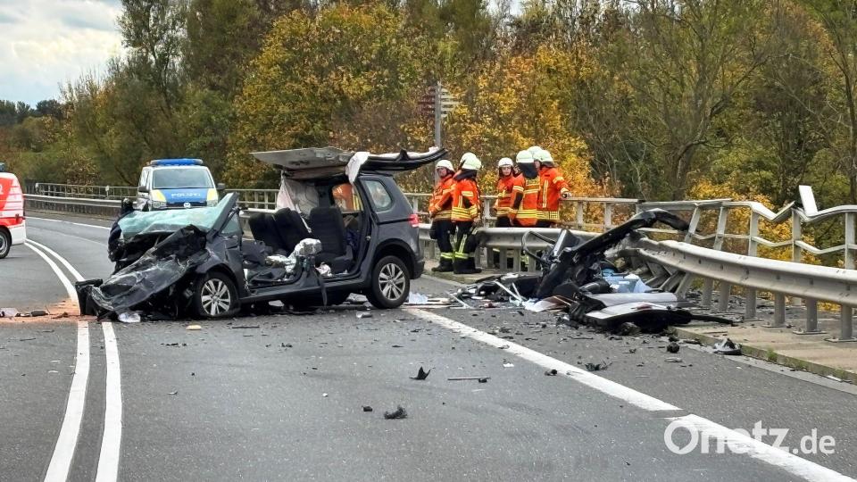 Auf der Bundesstraße 4 hat es einen schweren Unfall gegeben. Bild: Benjamin Müller/dpa
