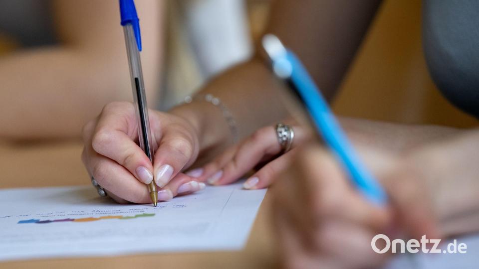 Der Bildungsexperte Klaus Zierer sieht einen Bildungsnotstand in den deutschen Schulen und fordert einen Sonderbeauftragten im Kanzleramt. (Symbolbild) Bild: Sven Hoppe/dpa