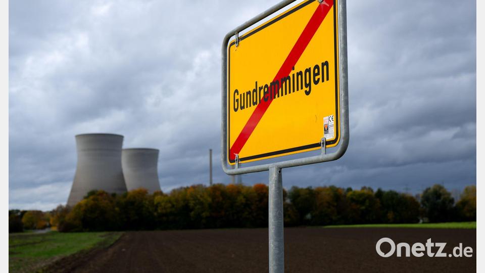 Am Samstag war es so weit: Die beiden Kühltürme fielen. (Archivbild) Bild: Sven Hoppe/dpa