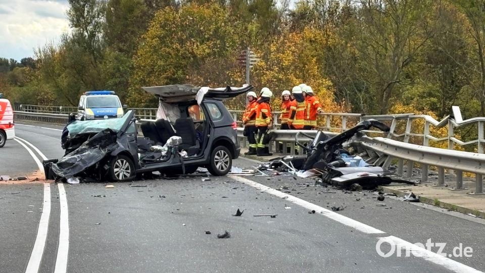 Auf der Bundesstraße 4 hat es einen schweren Unfall gegeben. Bild: Benjamin Müller/dpa