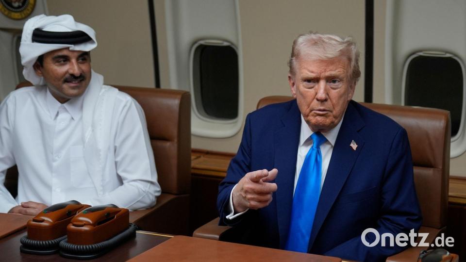 Trump stellte beim Tankstopp in Katar einen baldigen Einsatz der geplanten internationalen Friedenstruppe (ISF) für den Gazastreifen in Aussicht. Bild: Mark Schiefelbein/AP/dpa