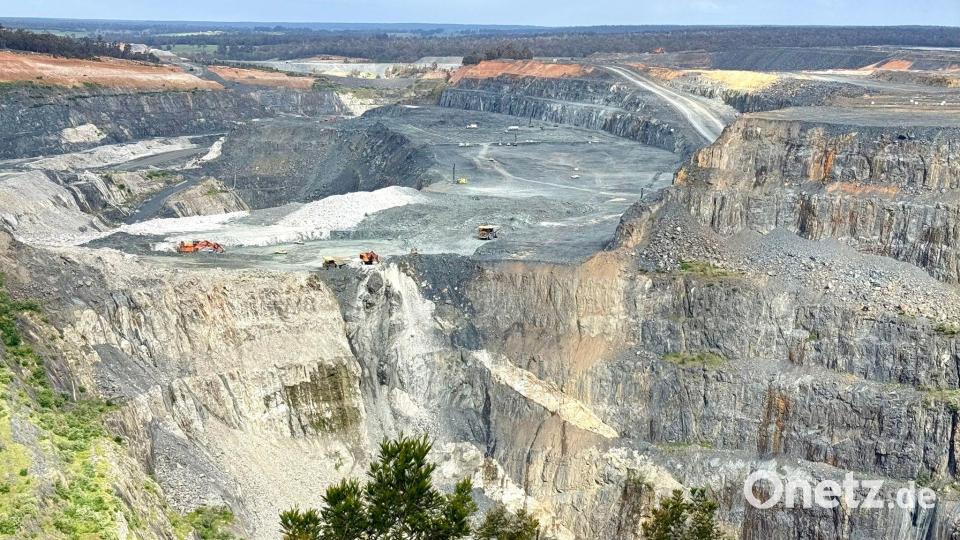Der Blick  auf die riesige Greenbushes-Mine ist atemberaubend. Bild: Carola Frentzen/dpa