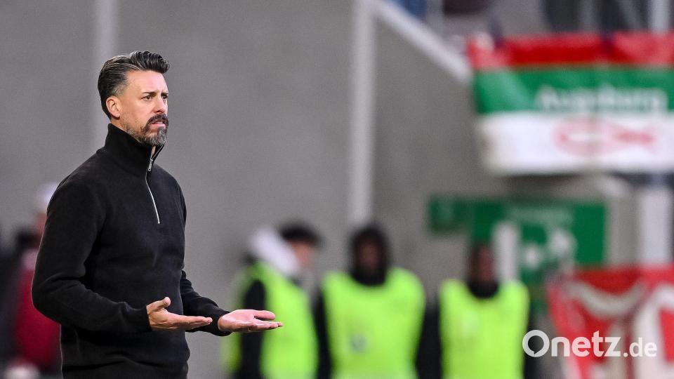 Und nun? Sandro Wagner beim Augsburger Untergang gegen Leipzig. Bild: Harry Langer/dpa