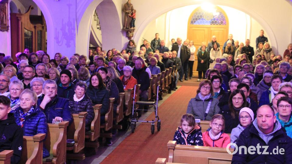 Die Stadtpfarrkirche St. Nikolaus war vollbesetzt beim Konzert. Bild: kro