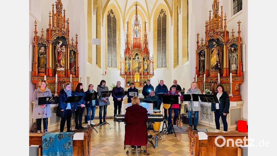 Das Ensemble "Grenzenlos" bot in seinem Konzert in der Friedhofskirche St. Katharina "Grenzenlose Lieder - neues geistliches Liedgut und mehr". Bild: Stephan Weiß