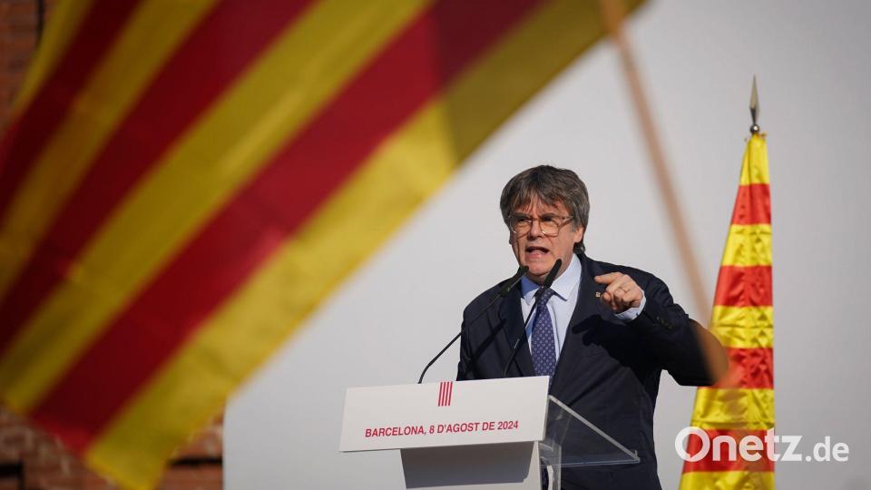 Puigdemont lebt seit Jahren im Exil - er könnte aber Spanien in eine Krise stürzen. (Archivbild) Bild: Joan Mateu/AP/dpa