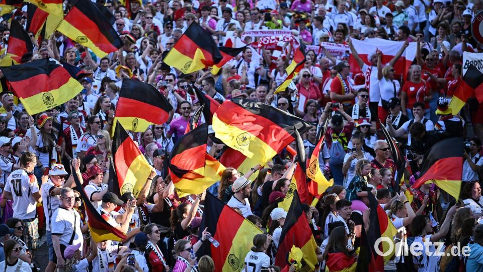 Die WM-Tickets sind laut FIFA in Deutschland begehrt. (Archivbild) Bild: Sebastian Gollnow/dpa
