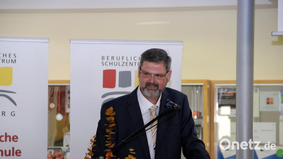 Wolfgang Prebeck ist neuer Schulleiter am Beruflichen Schulzentrum Amberg. Bild: Claudia Wittmann Staatl. Fachoberschule