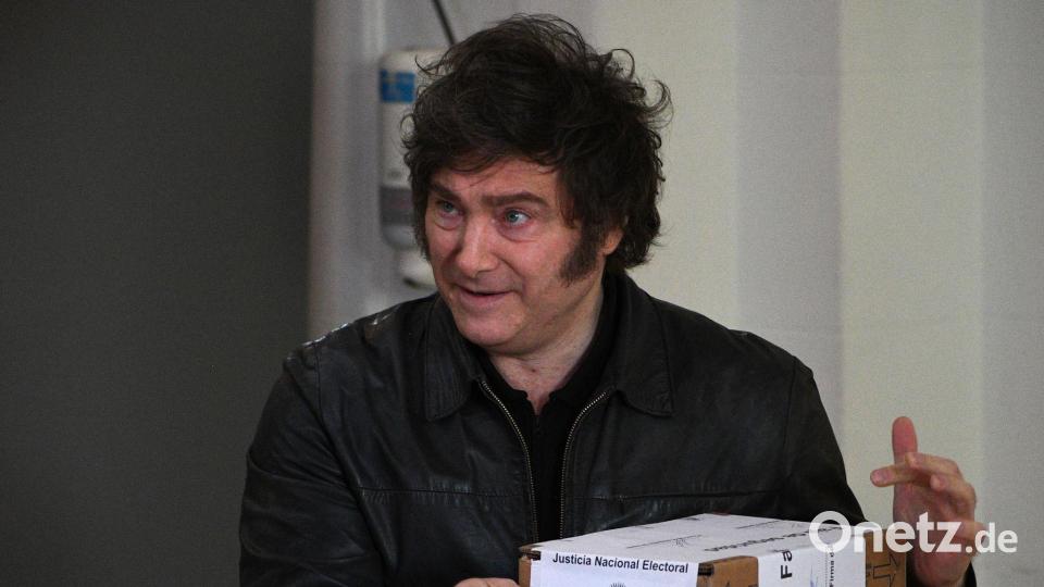 Argentiniens ultraliberaler Präsident Milei gibt seine Stimme bei den Zwischenwahlen ab. Bild: Sebastián Hipperdinger/EUROPA PRESS/dpa