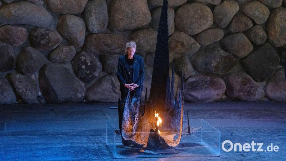Prien besuchte die Gedenkstätte Yad Vashem. Bild: Ilia Yefimovich/dpa