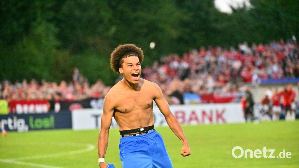 Ein Ex-Nürnberger als Pokalheld von Illertissen: Clayton Irigoyen jubelte nach seinem entscheidenden Elfmeter in Runde eins. (Archivfoto). Bild: Jan-Philipp Strobel/dpa