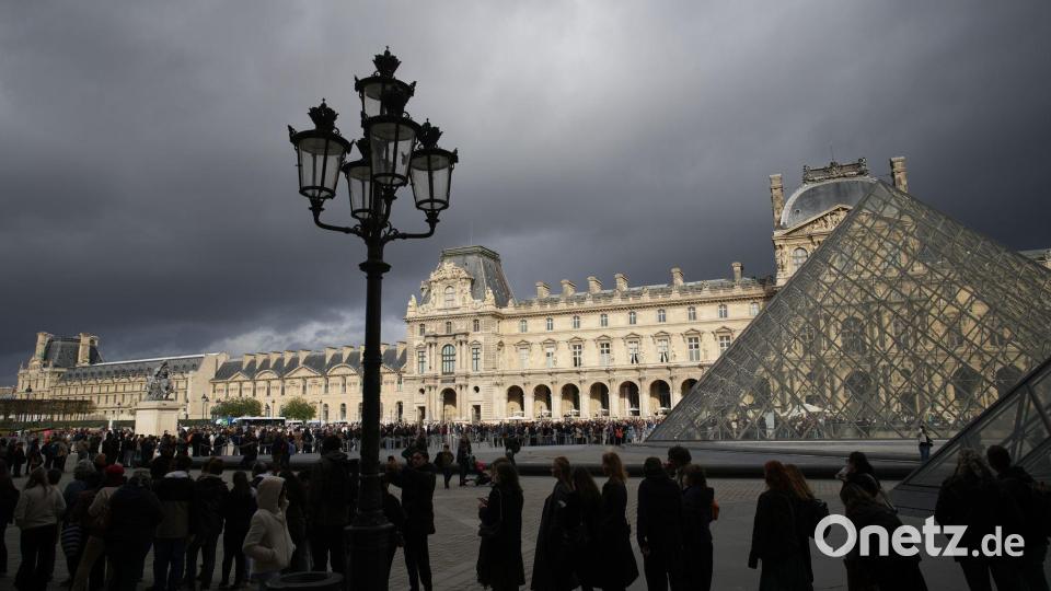 Mit den Sicherheitsvorkehrungen im Pariser Louvre soll es nicht zum Besten bestellt sein (Archivbild). Bild: Christophe Ena/AP/dpa